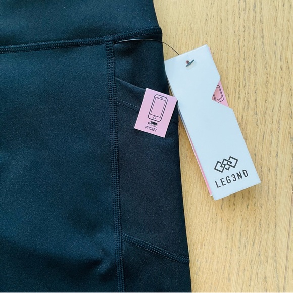 Black Bike Shorts 5” Inseam w. Phone Pocket NWT - Size S - Picture 4 of 7